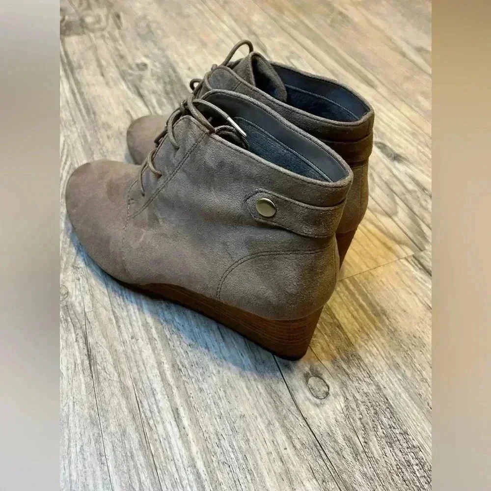DR. SCHOLL'S Women's Conquer Lace Up Wedge Bootie Boots - Picture 5 of 9